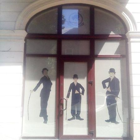 Chaplin Otel Lviv Dış mekan fotoğraf