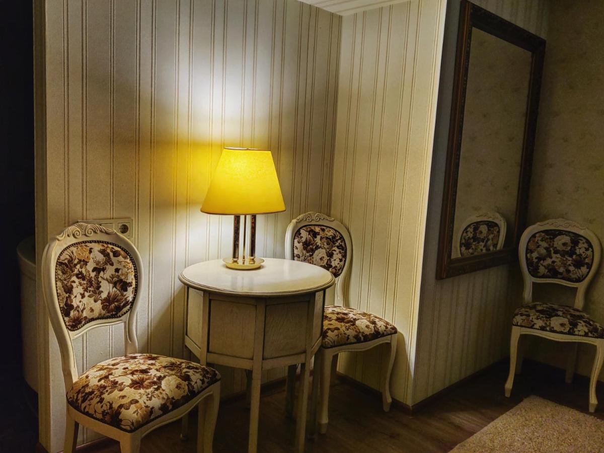 Chaplin Otel Lviv Dış mekan fotoğraf