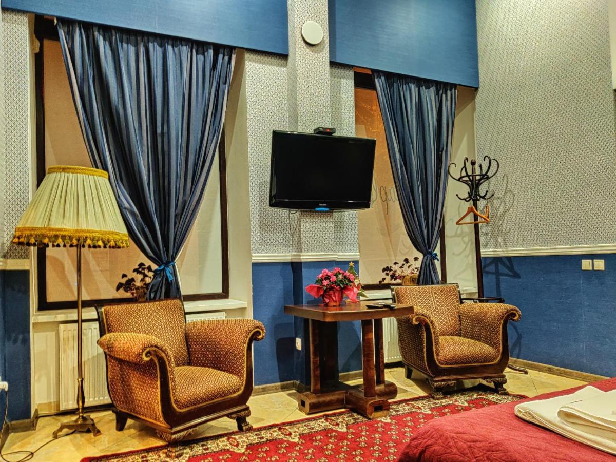 Chaplin Otel Lviv Dış mekan fotoğraf