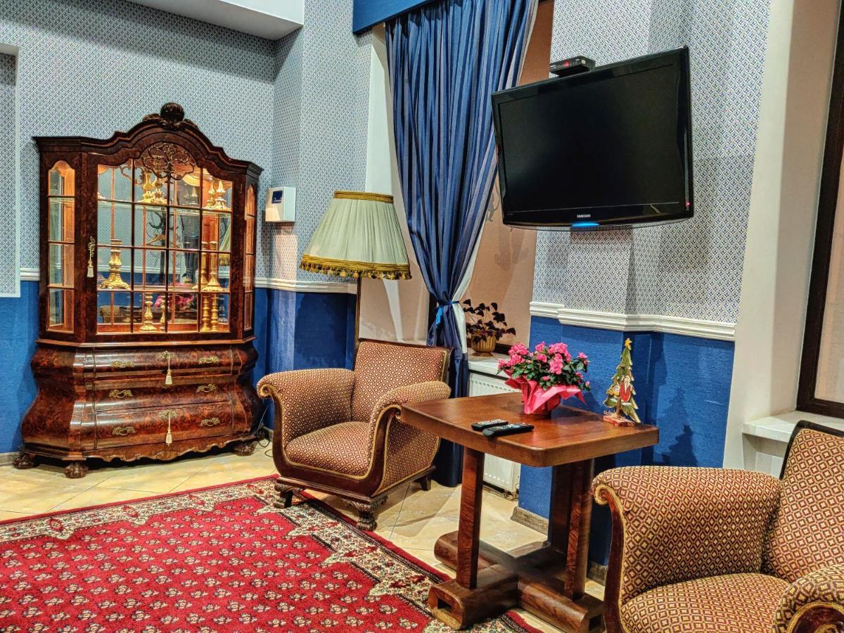 Chaplin Otel Lviv Dış mekan fotoğraf