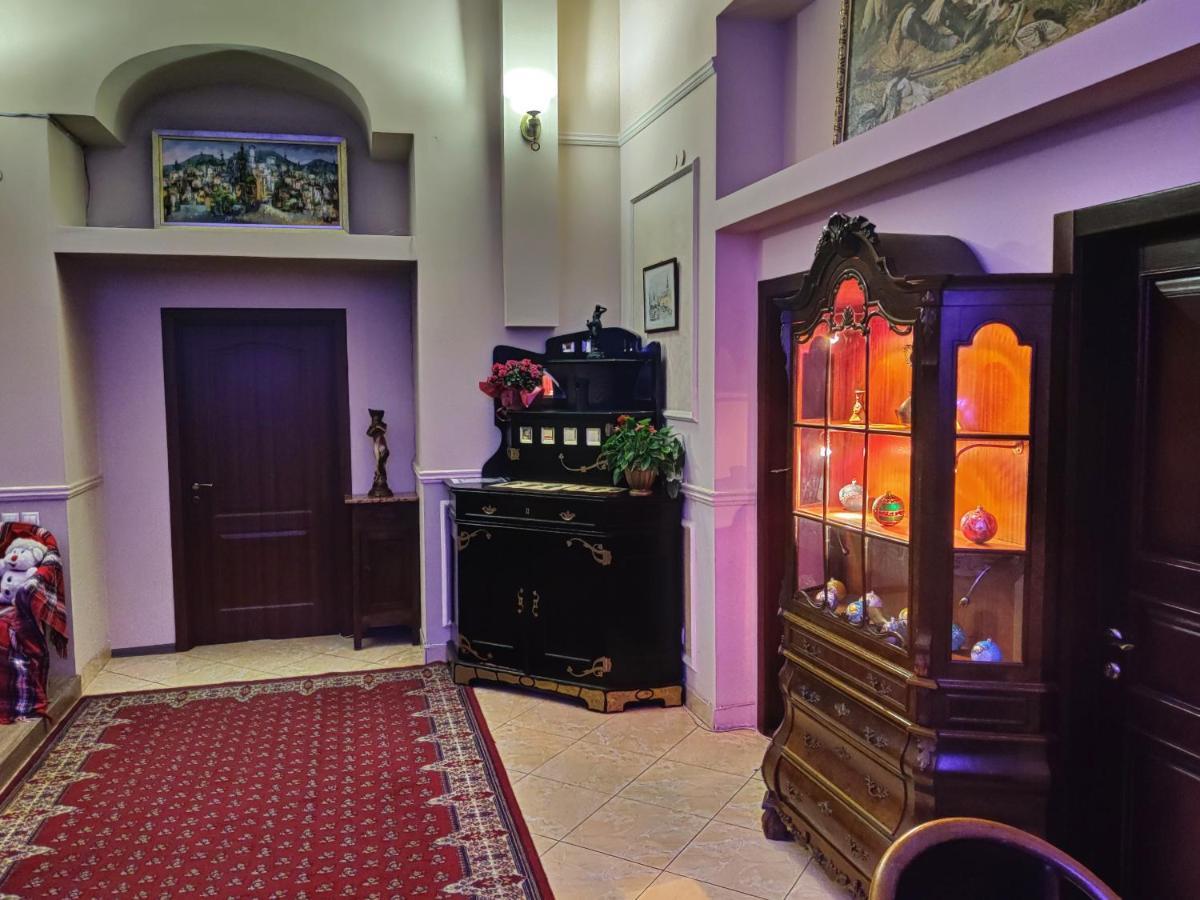 Chaplin Otel Lviv Dış mekan fotoğraf