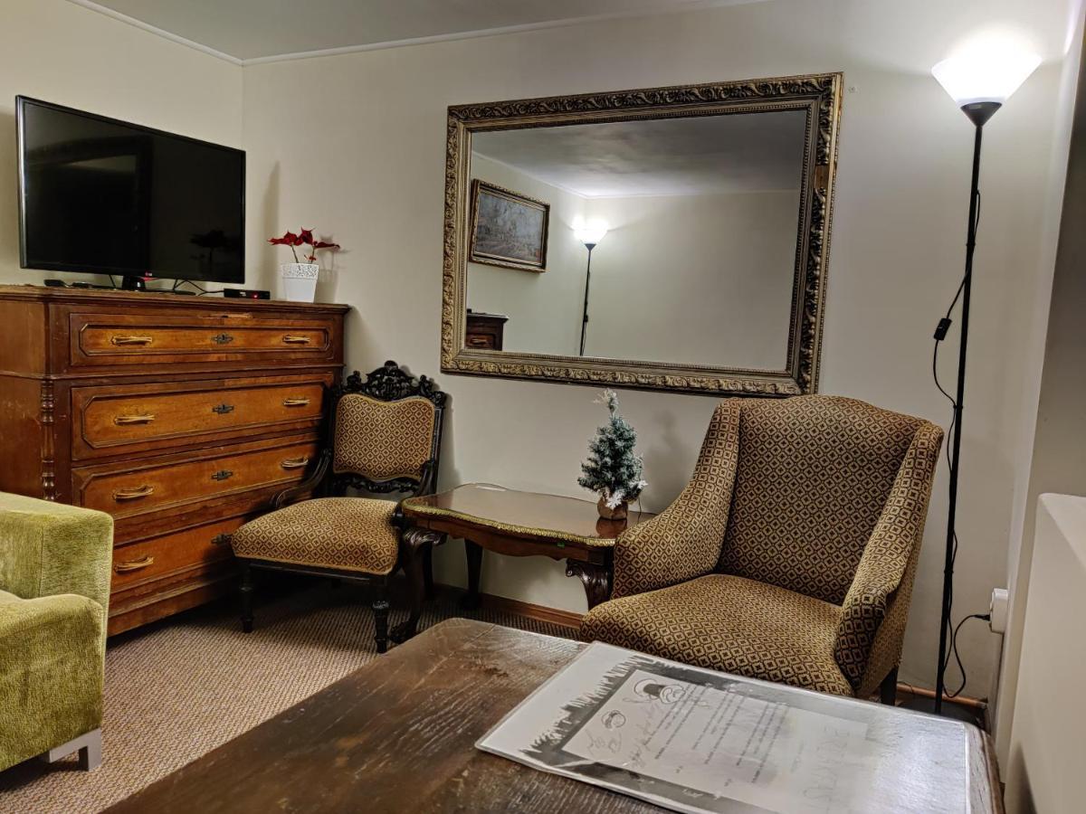 Chaplin Otel Lviv Dış mekan fotoğraf