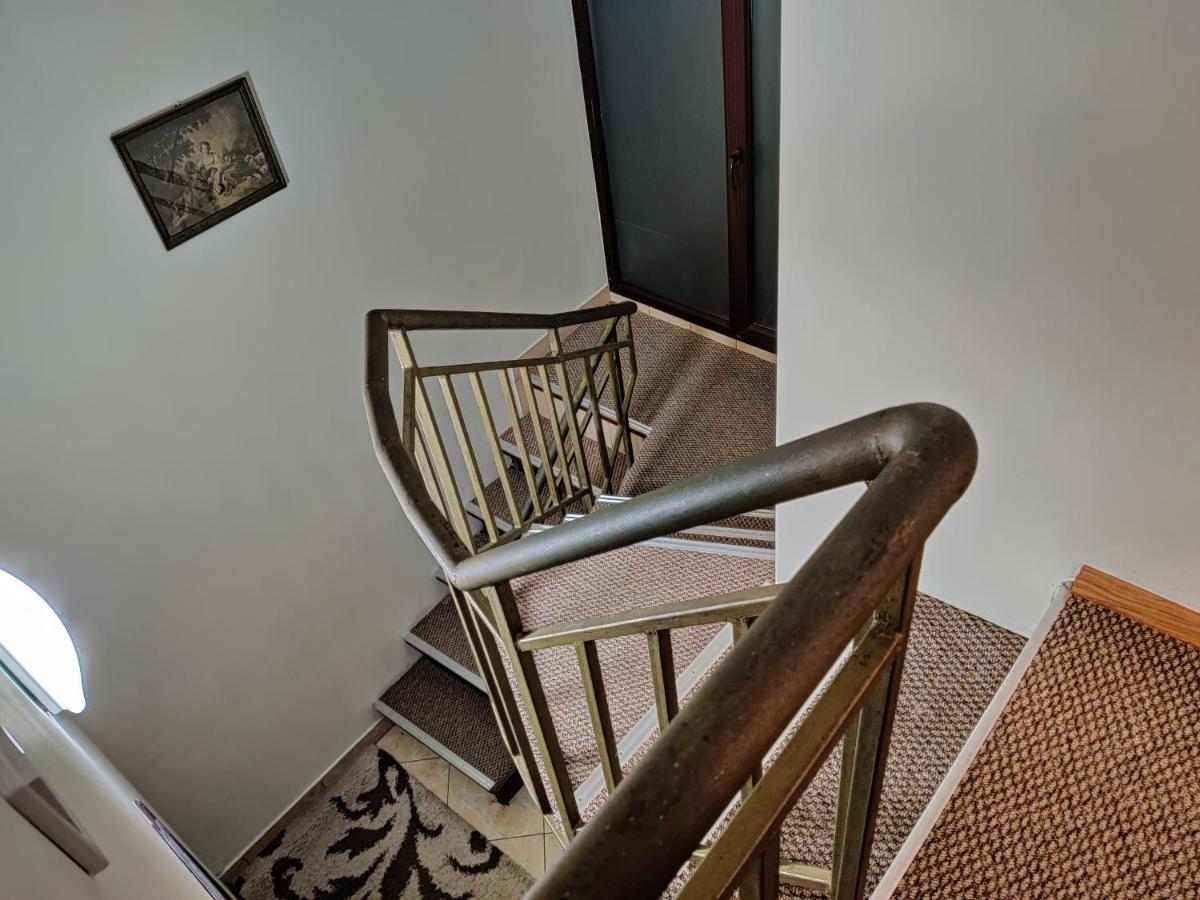 Chaplin Otel Lviv Dış mekan fotoğraf