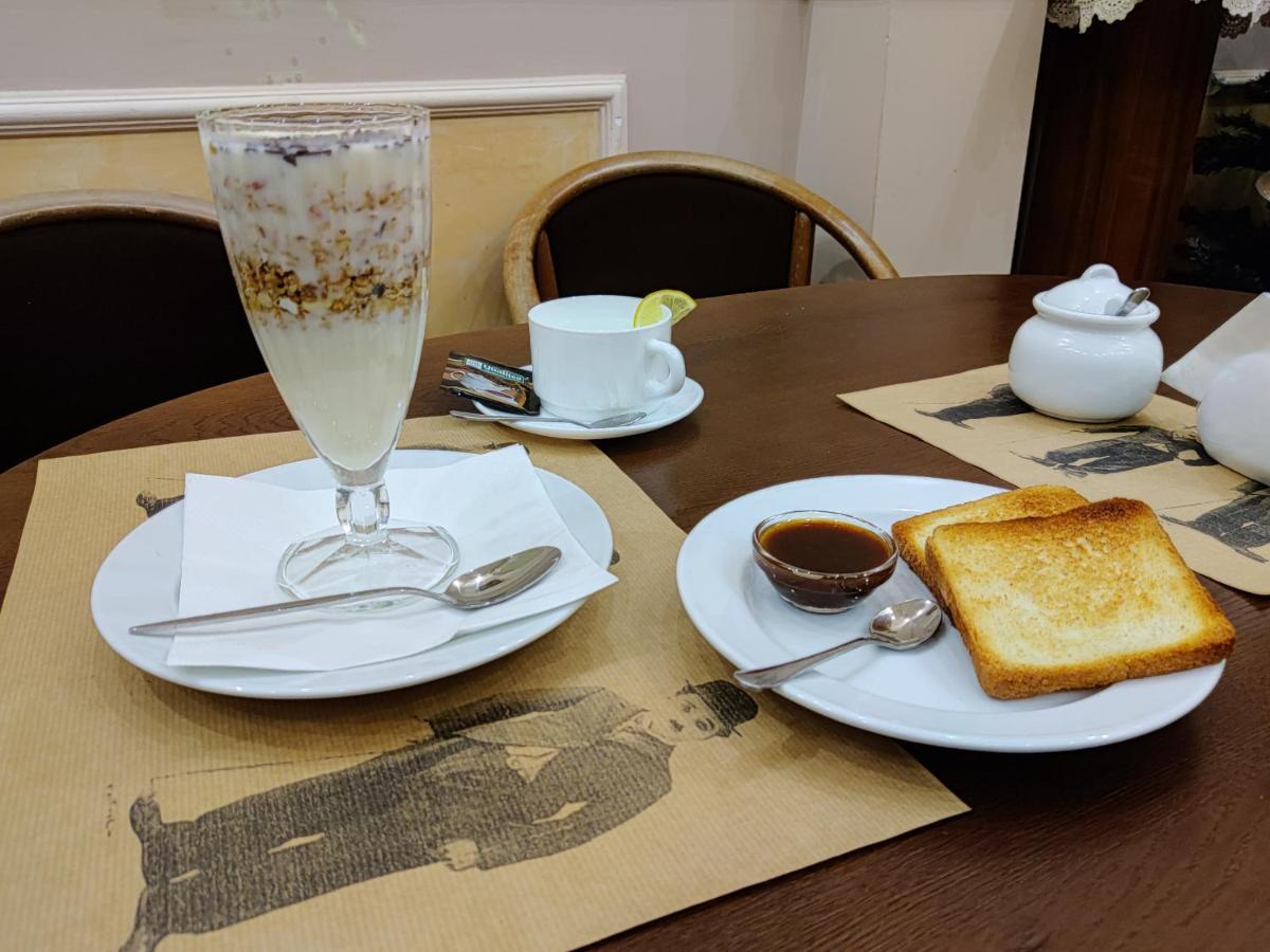 Chaplin Otel Lviv Dış mekan fotoğraf