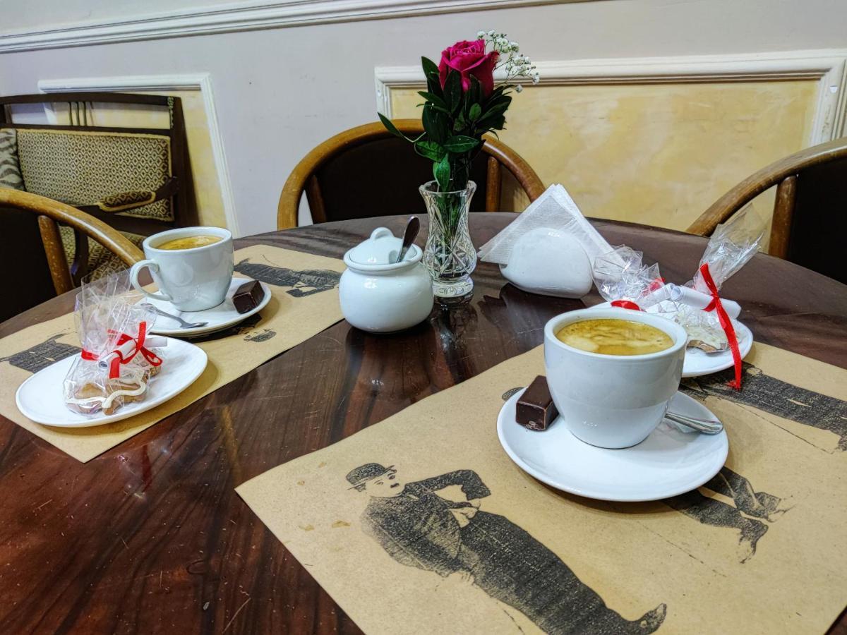 Chaplin Otel Lviv Dış mekan fotoğraf