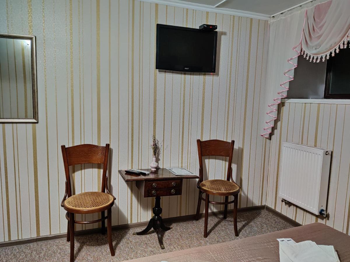 Chaplin Otel Lviv Dış mekan fotoğraf