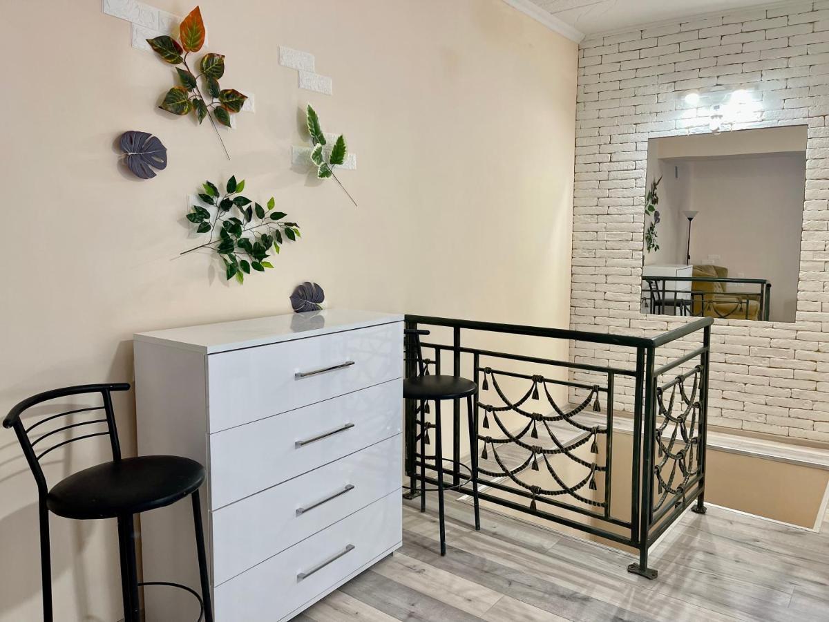 Chaplin Otel Lviv Dış mekan fotoğraf