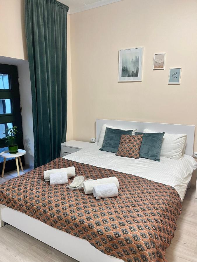 Chaplin Otel Lviv Dış mekan fotoğraf